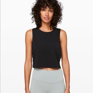 Lululemon crop top
